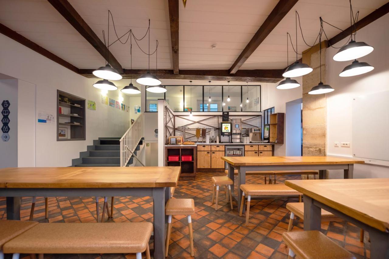 Mije Marais Hostel Paris Exterior foto The kitchen and dining room at the International House