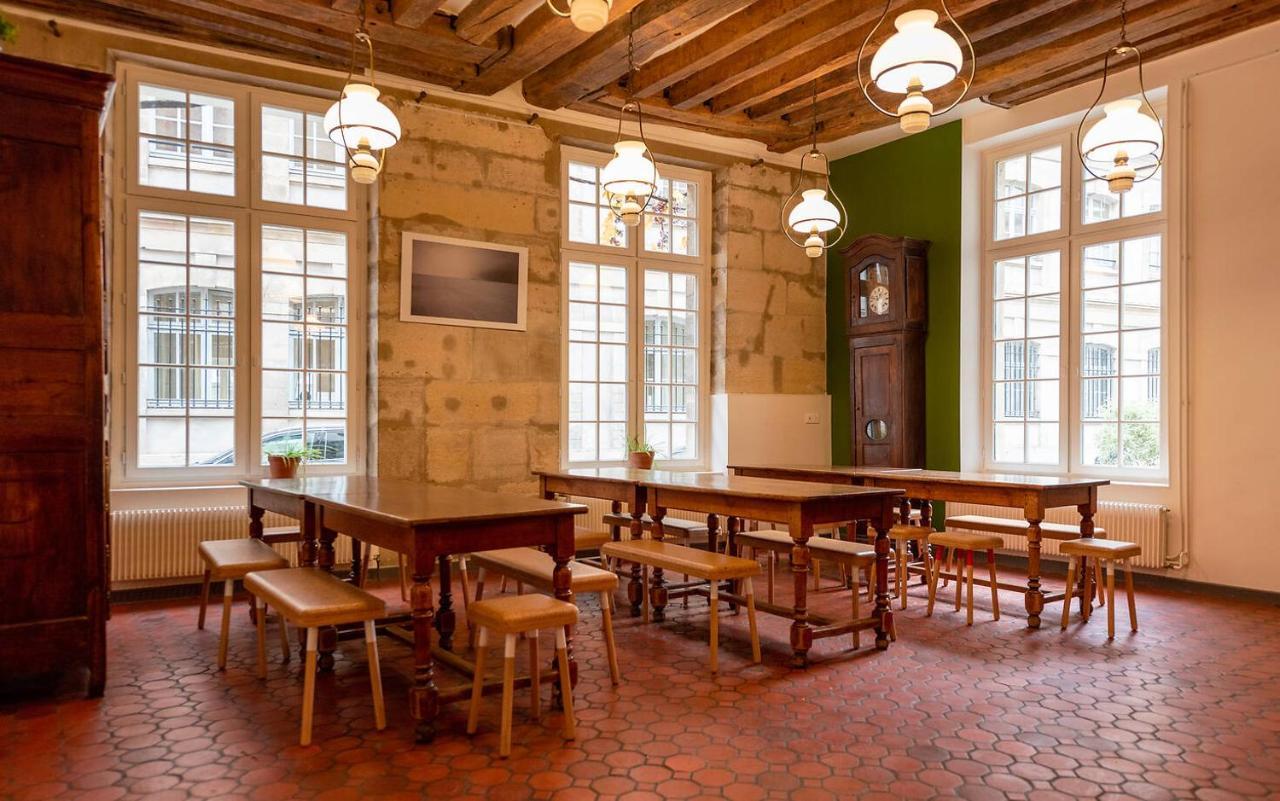 Mije Marais Hostel Paris Exterior foto The interior of the restaurant