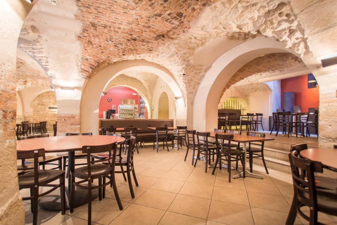 Mije Marais Hostel Paris Exterior foto Restaurant in the basement of the museum